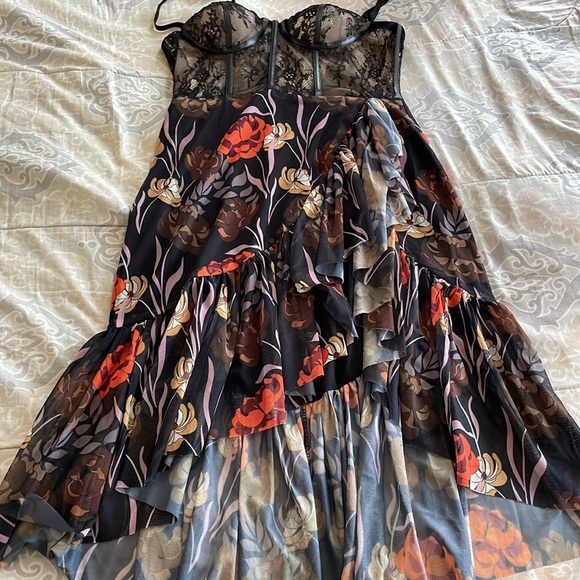 Dress - Picture 7 of 12